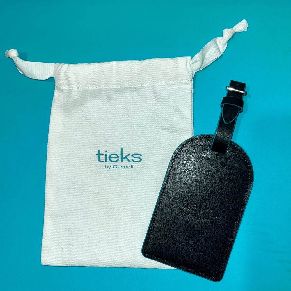 Tieks luggage tag (2025 advent calendar)